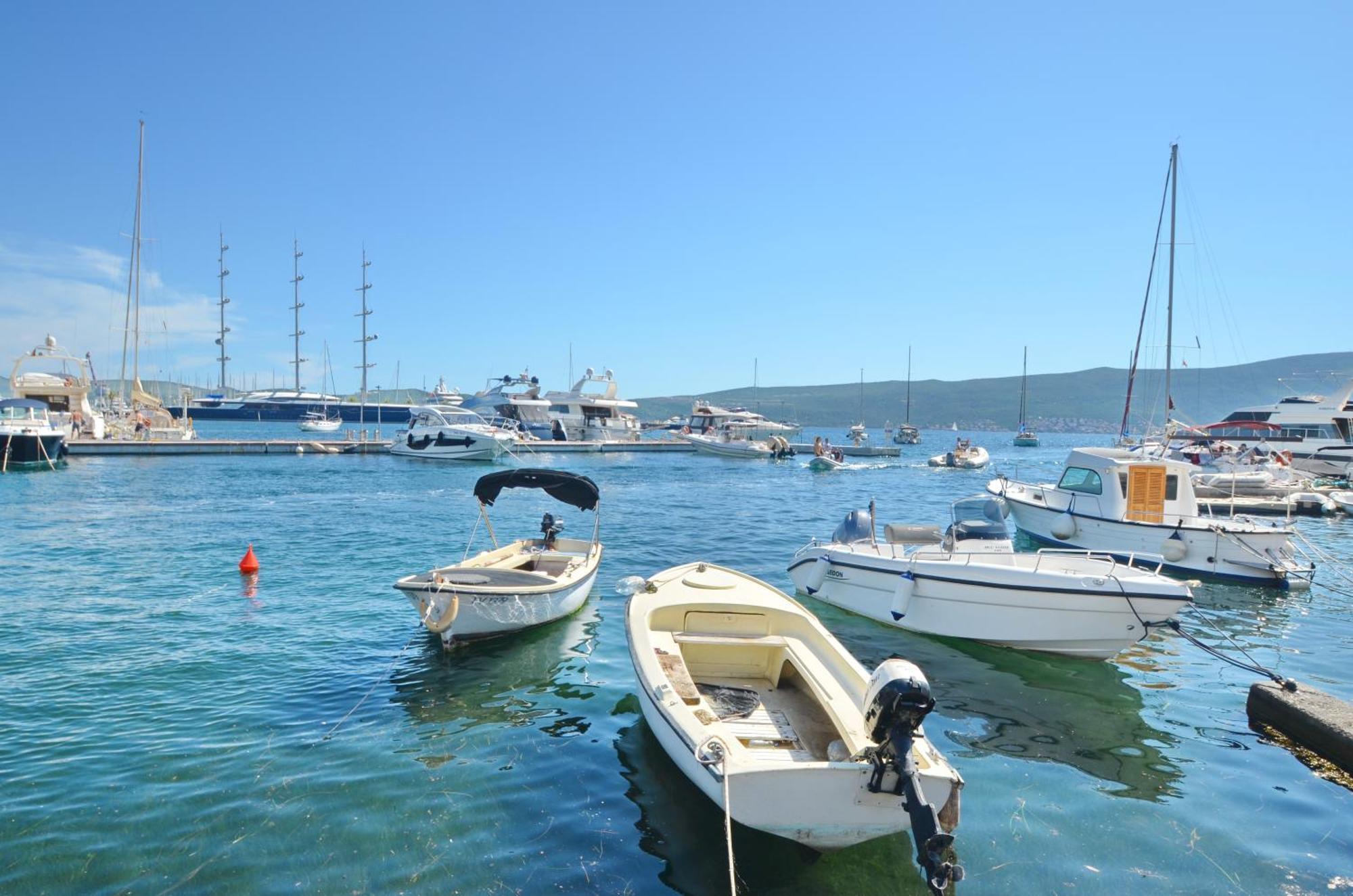 Trojanovic Apartments Tivat Exteriör bild