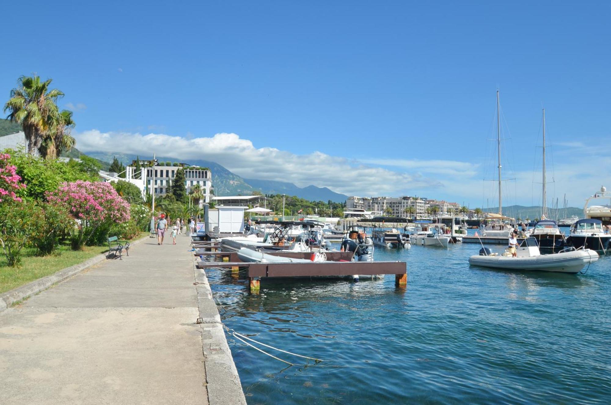 Trojanovic Apartments Tivat Exteriör bild