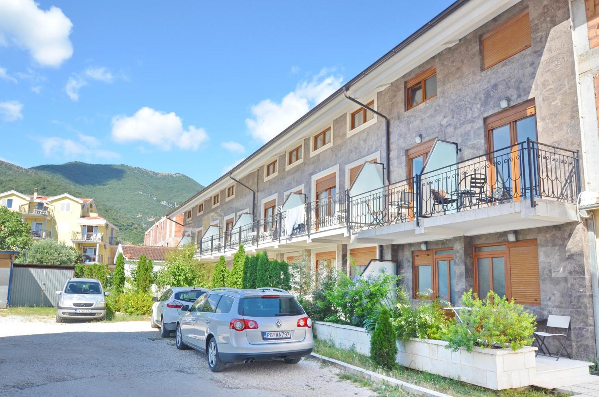 Trojanovic Apartments Tivat Exteriör bild